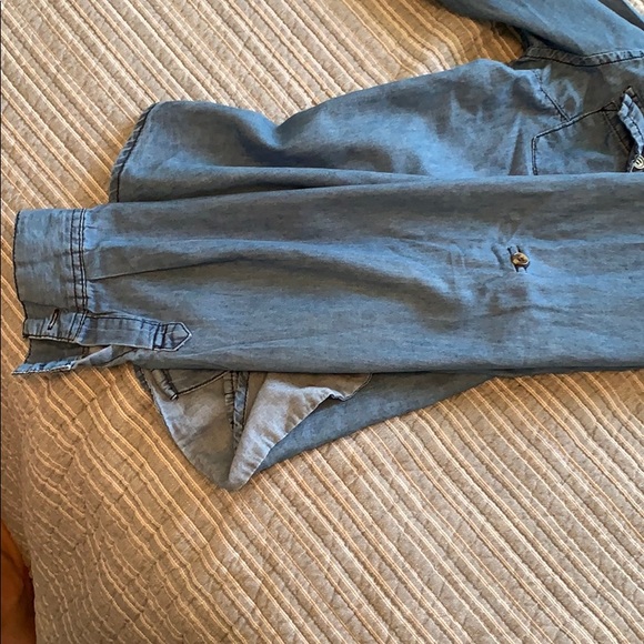 Button up - Picture 4 of 4